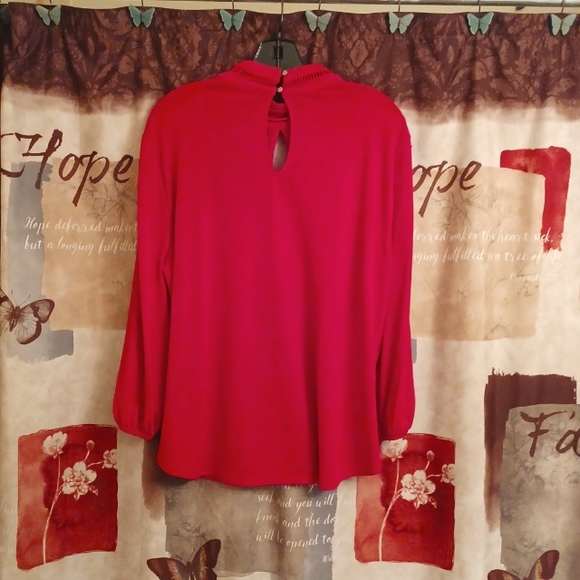 Blouse - Picture 2 of 3